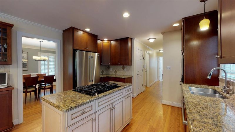 1212 Hunting Ridge Rd, Raleigh, NC 27615