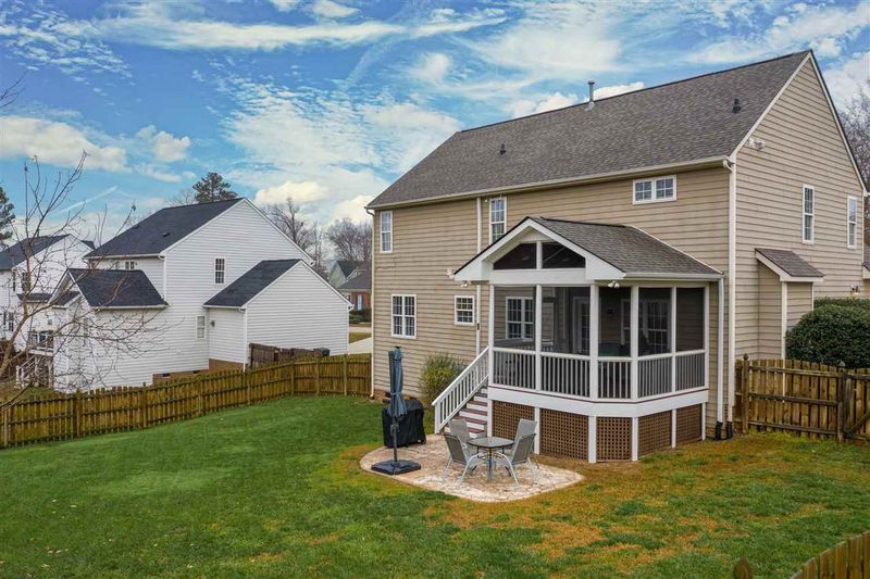 1212 Linden Ridge Dr, Holly Springs, NC 27540