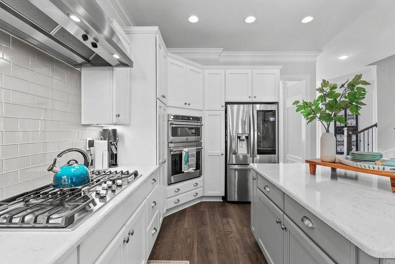 1212 Lowland St, Apex, NC 27523