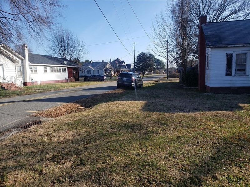 1212 S Main St, Graham, NC 27253