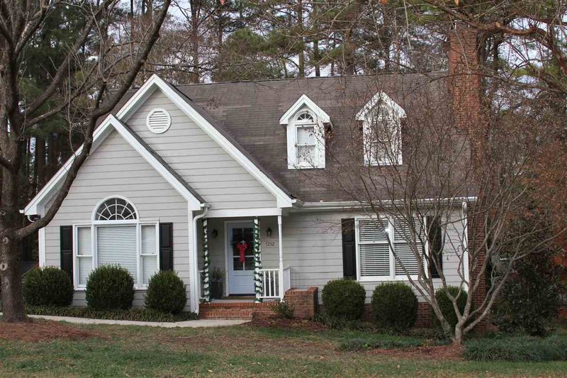 1212 Meadow Hill Pl, Raleigh, NC 27609