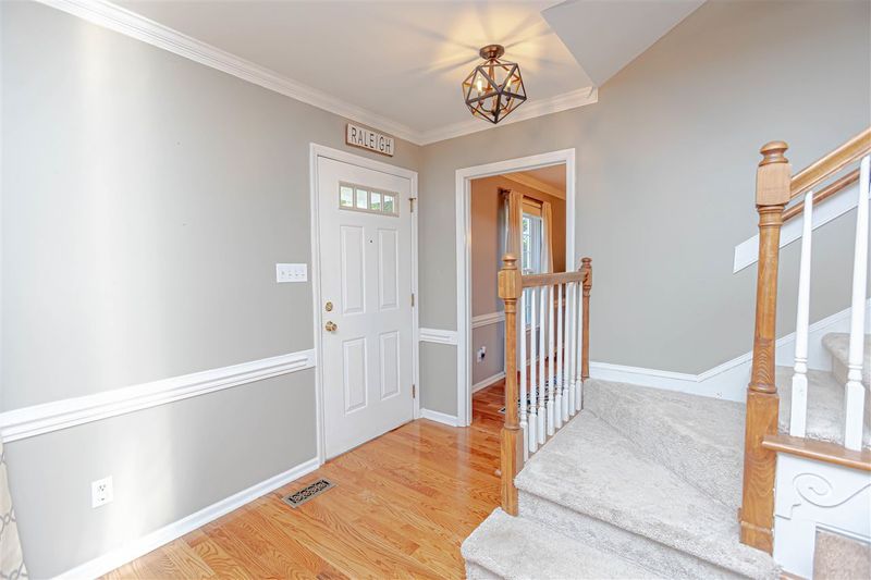 1212 Oakside Ct, Raleigh, NC 27609