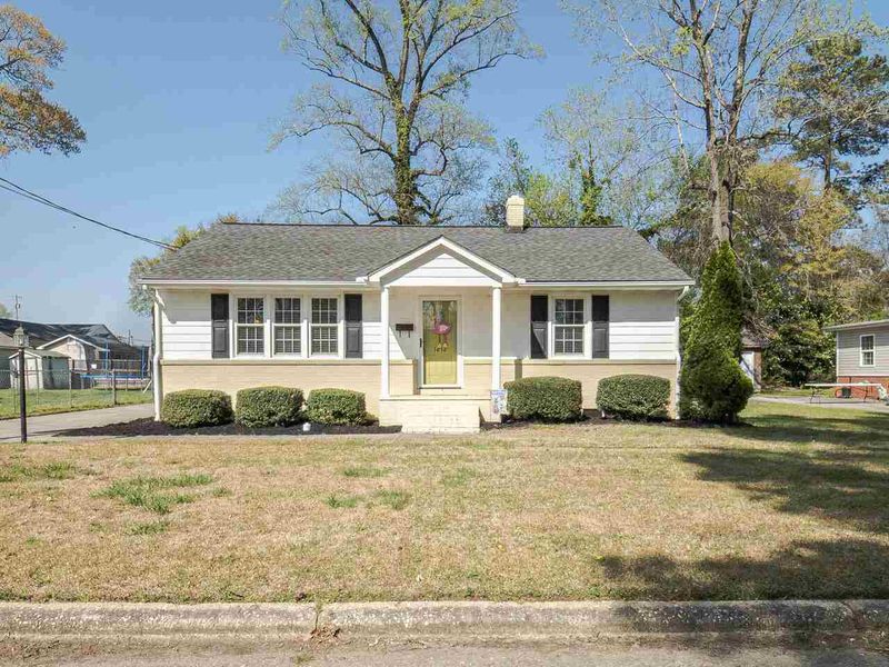 1212 W Pearsall St, Dunn, NC 28334