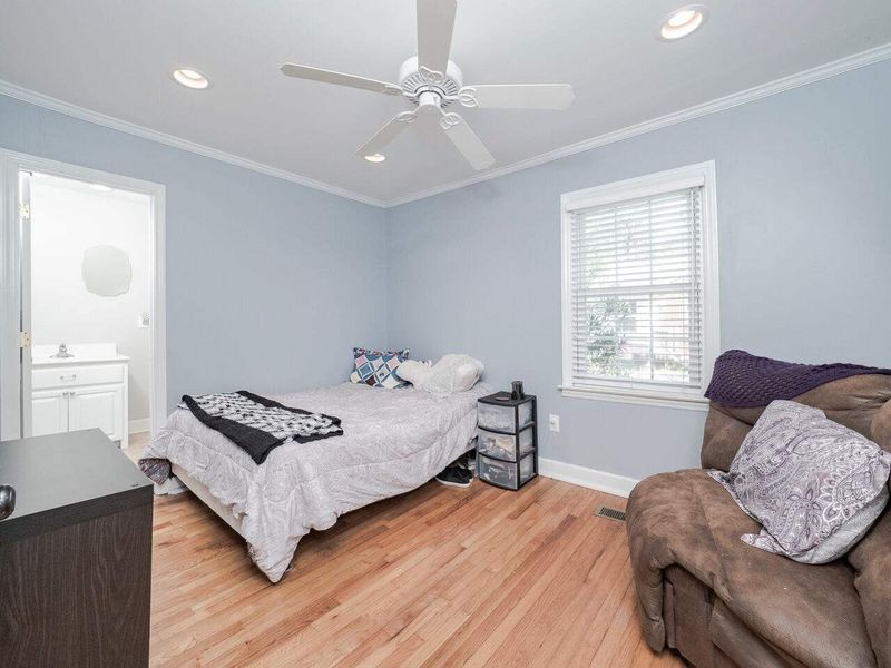 1212 W Pearsall St, Dunn, NC 28334