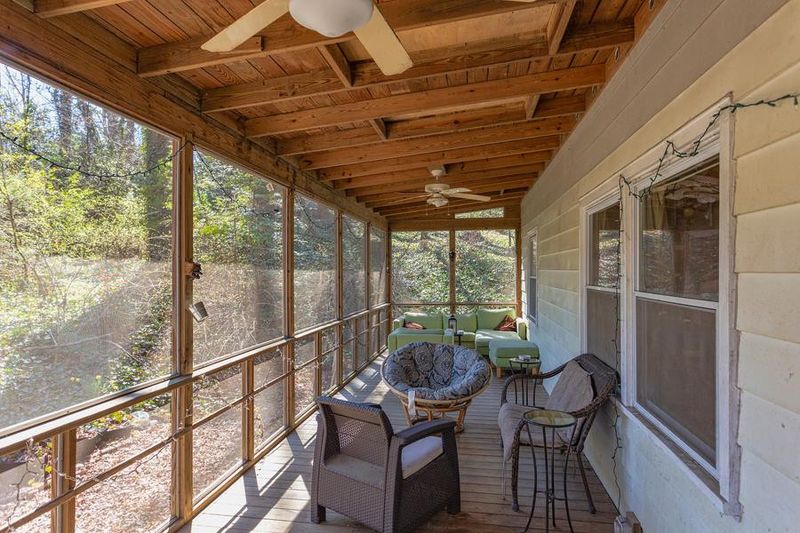 1212 Roosevelt Dr, Chapel Hill, NC 27514