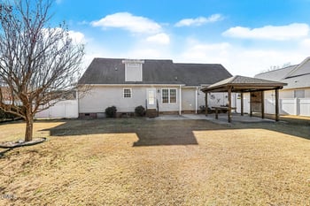 1212 Thistle Gold Dr, Hope Mills, NC 28348