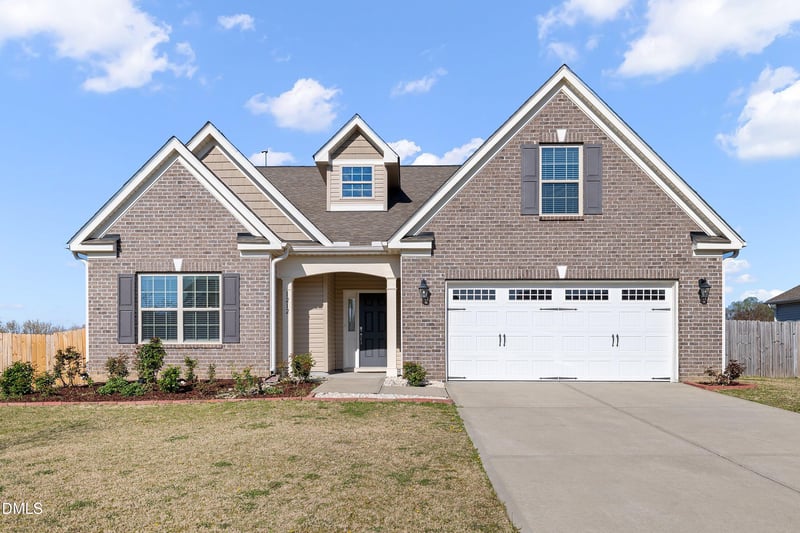 1212 Windrose Dr, Fuquay Varina, NC 27526