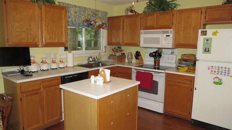 12125 Ranleigh Ct, Raleigh, NC 27613