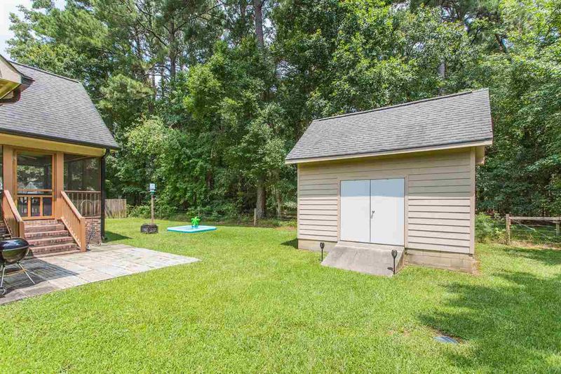 1213 Dixie Dr, Selma, NC 27576