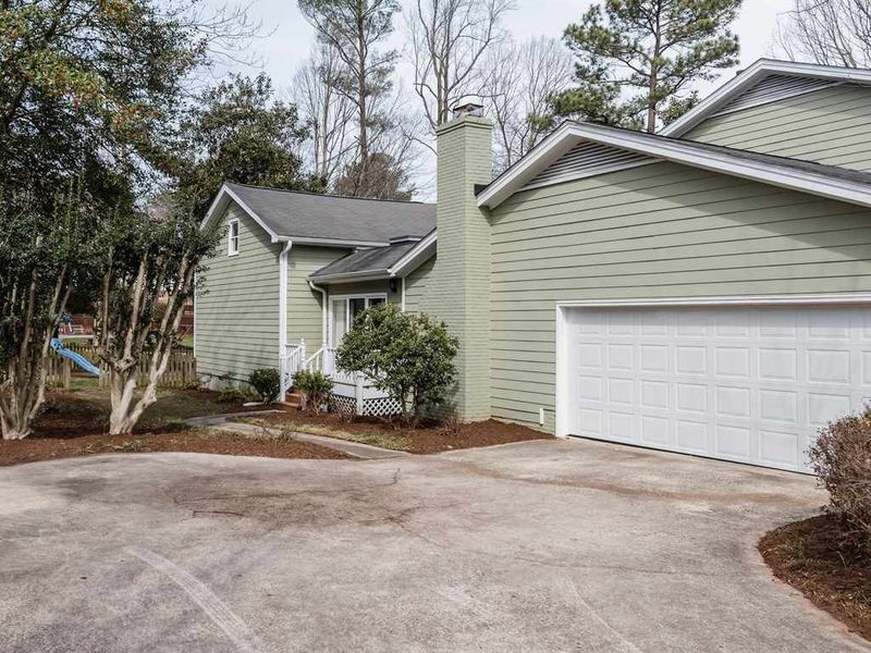 1213 Hunting Ridge Rd, Raleigh, NC 27615