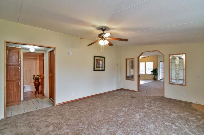 1213 Jicarilla Ln, Willow Springs, NC 27592