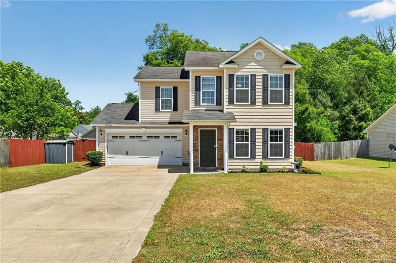 1213 Screech Owl Dr, Hope Mills, NC 28348