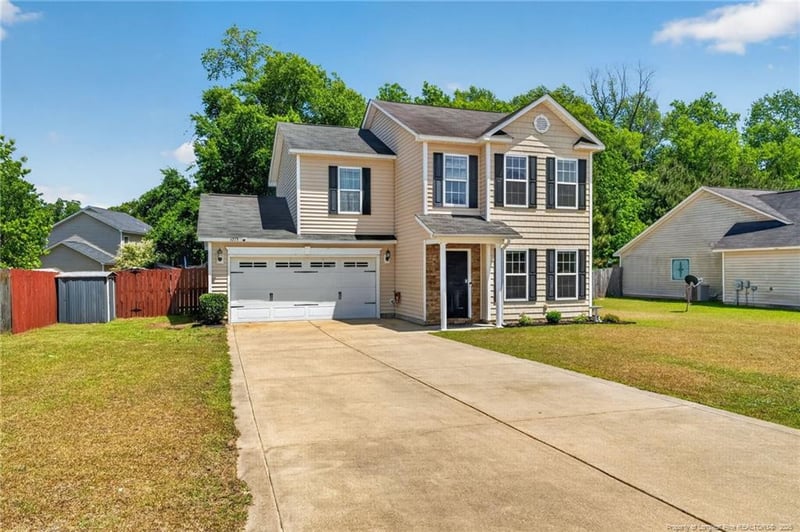 1213 Screech Owl Dr, Hope Mills, NC 28348