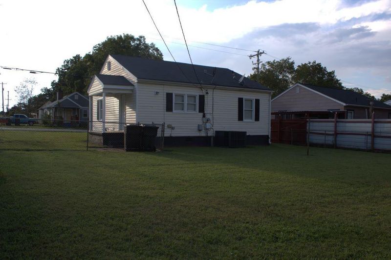 1214 Queen Ann, Burlington, NC 27217
