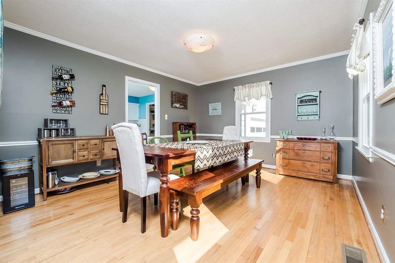 1214 Scott Pl, Cary, NC 27511