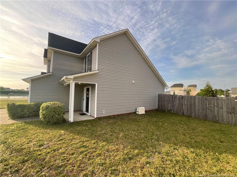 1214 Snowy Egret Dr, Fayetteville, NC 28306