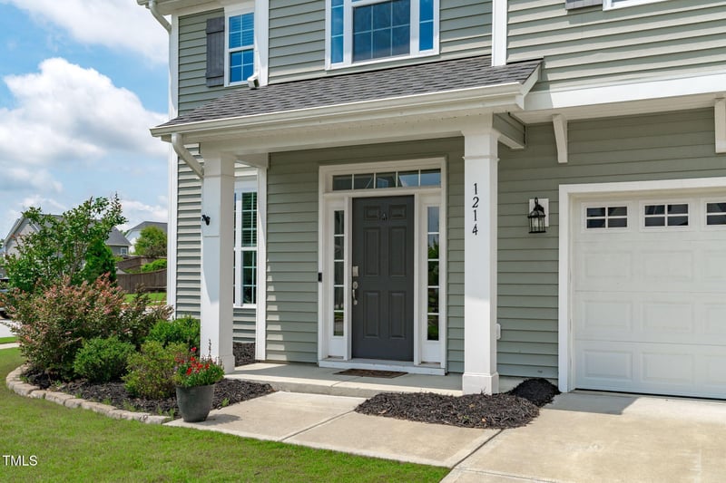1214 Valley Dale Dr, Fuquay Varina, NC 27526