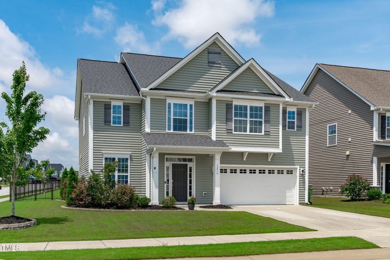 1214 Valley Dale Dr, Fuquay Varina, NC 27526