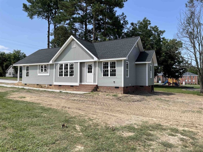 1215 S 10th St, Lillington, NC 27546