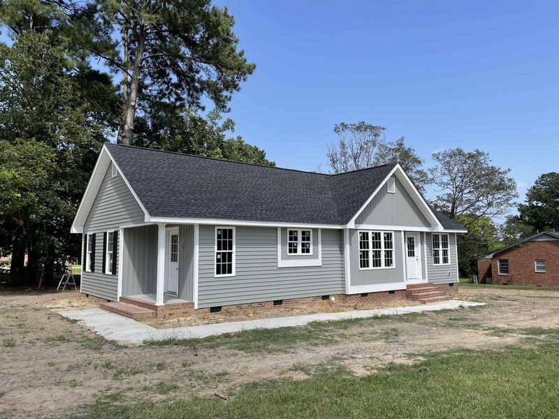 1215 S 10th St, Lillington, NC 27546