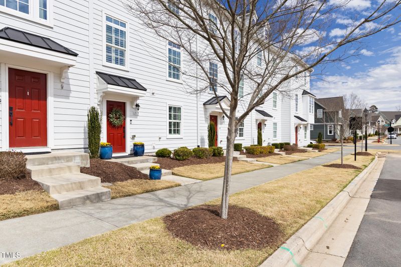 1215 Bradburn Dr, Durham, NC 27713