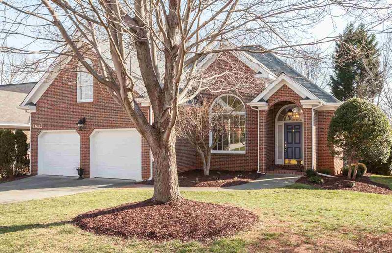 1215 Greystone Park Dr, Raleigh, NC 27615