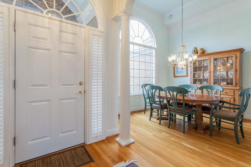 1215 Greystone Park Dr, Raleigh, NC 27615