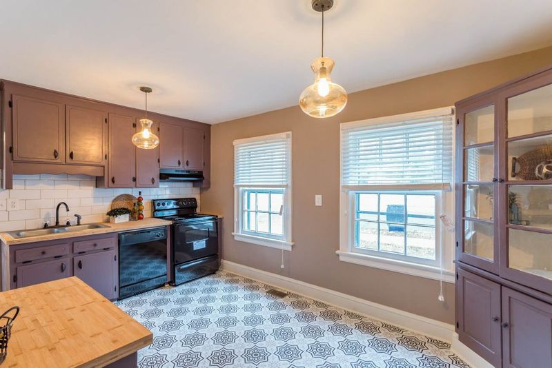 1215 Kent Rd, Raleigh, NC 27606