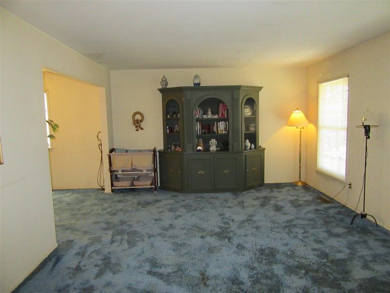 1215 Pond St, Cary, NC 27511