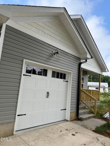 1215 Saint Regis Dr, Burlington, NC 27217