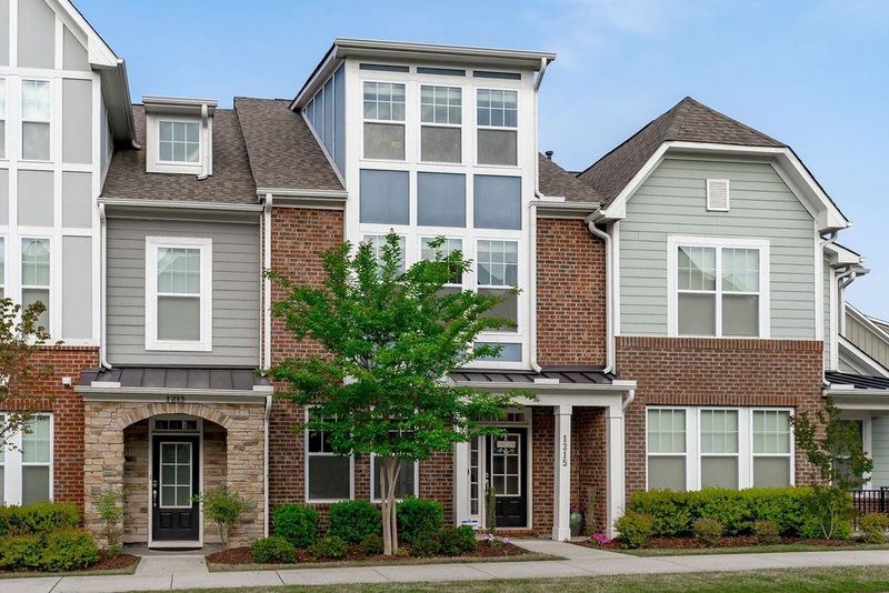 1215 Sand Pine Dr, Cary, NC 27519