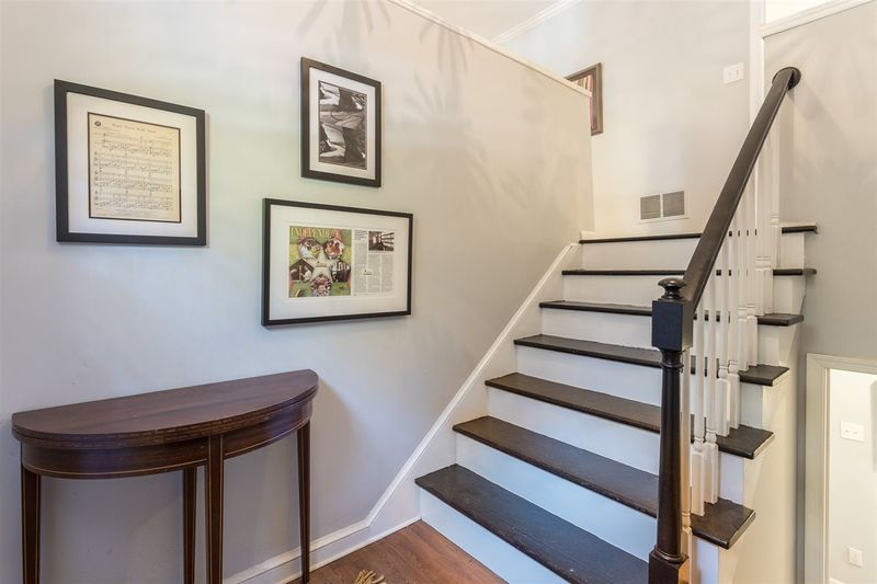 1215 Seabrook Ave, Cary, NC 27511