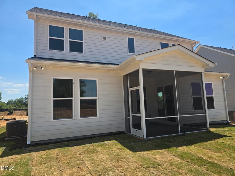 1215 Shallow Spring Dr, Mebane, NC 27302