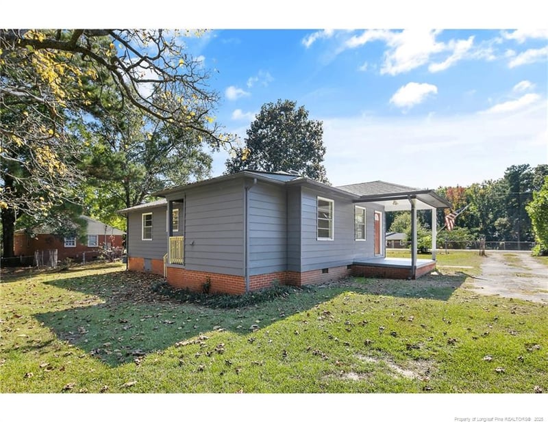 1215 Stansfield Dr, Fayetteville, NC 28303