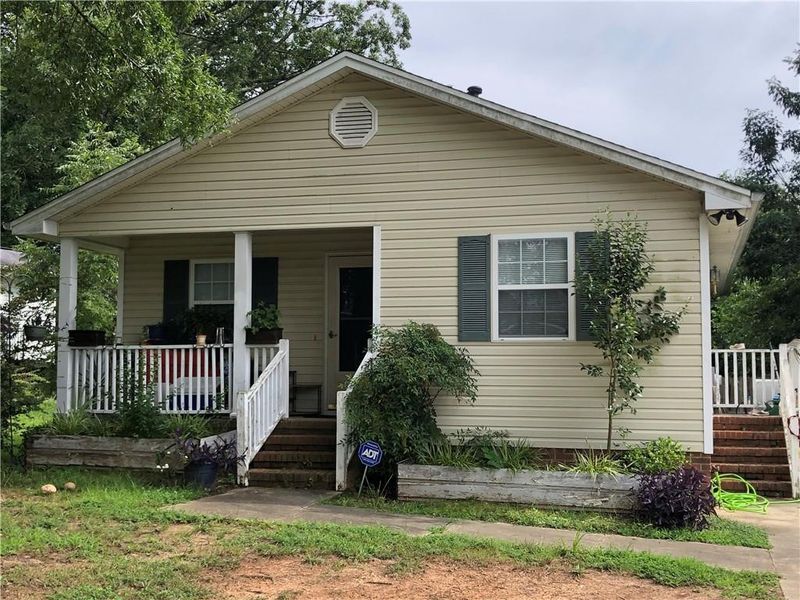 1215 Stonewall St, Burlington, NC 27217