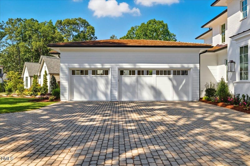 1216 Barcroft Pl, Raleigh, NC 27615