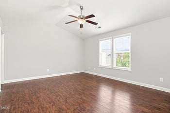 1216 Braemar Highland Dr, Zebulon, NC 27597
