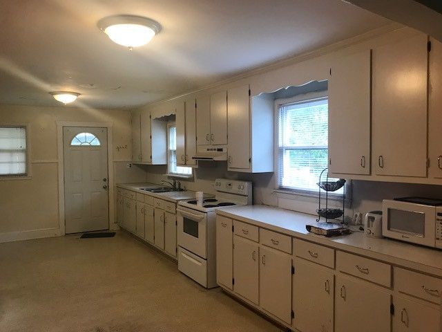 1216 Gilbert St, Durham, NC 27701