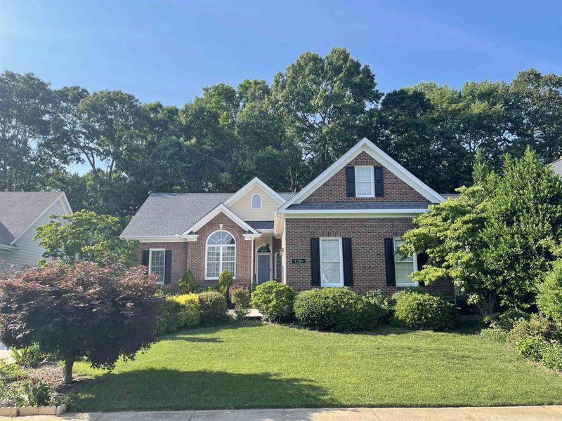 1216 Greystone Park Dr, Raleigh, NC 27615