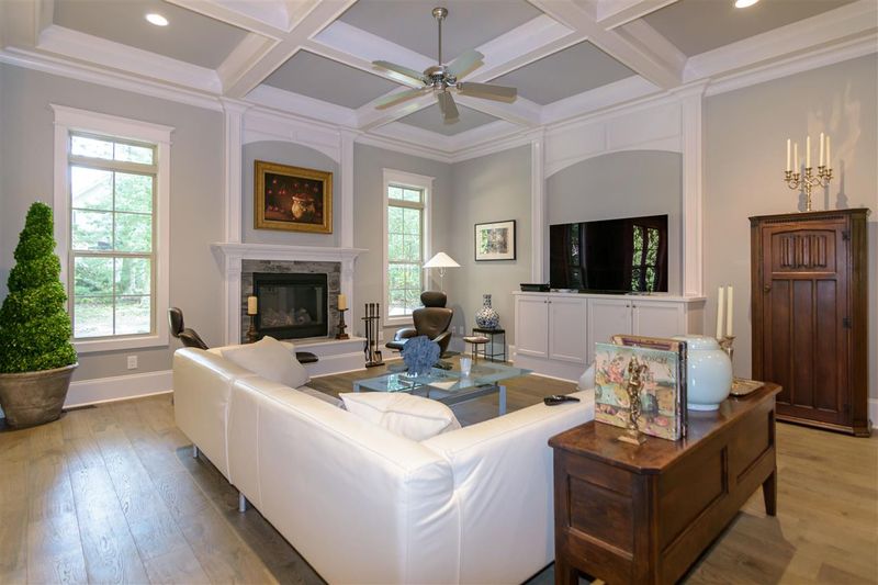 1216 Hunting Ridge Rd, Raleigh, NC 27615