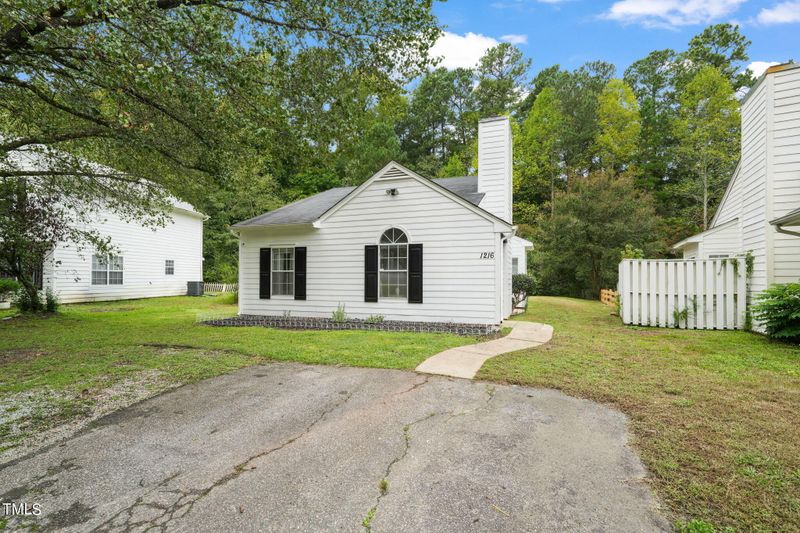 1216 Kendall Dr, Durham, NC 27703
