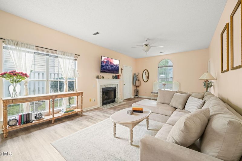 1216 Kendall Dr, Durham, NC 27703