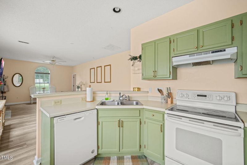 1216 Kendall Dr, Durham, NC 27703