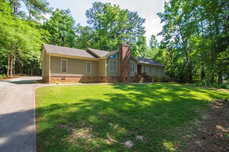 1216 Pine Trl, Clayton, NC 27520