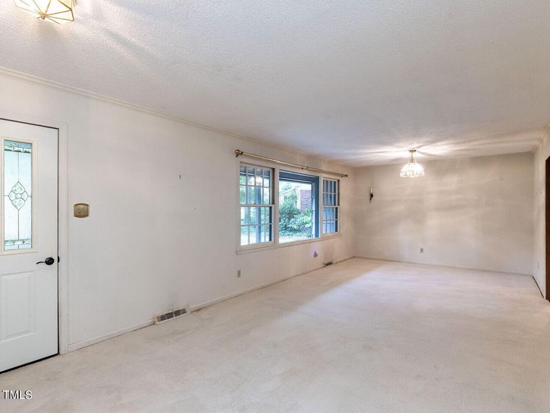 1216 Scott Pl, Cary, NC 27511