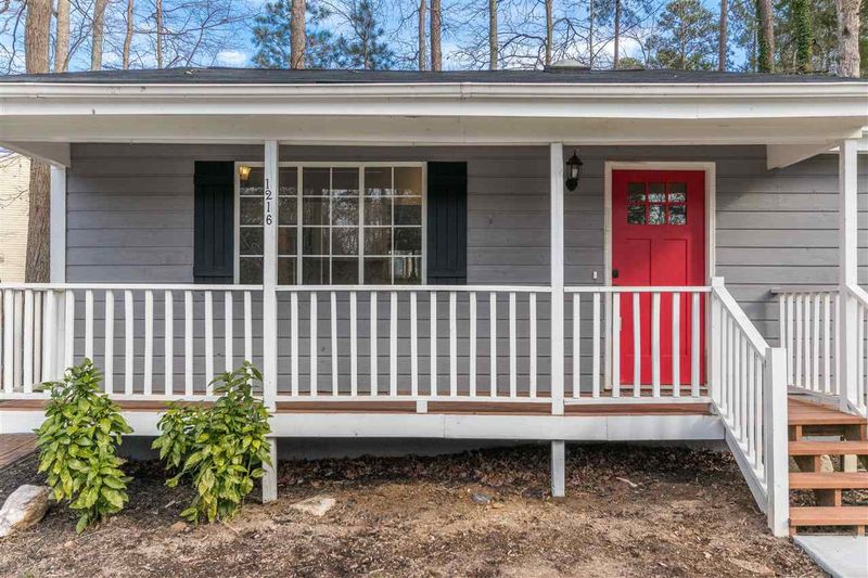1216 Selwyn Ln, Cary, NC 27511