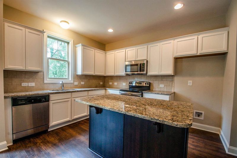 1216 Silver Farm Rd, Raleigh, NC 27603