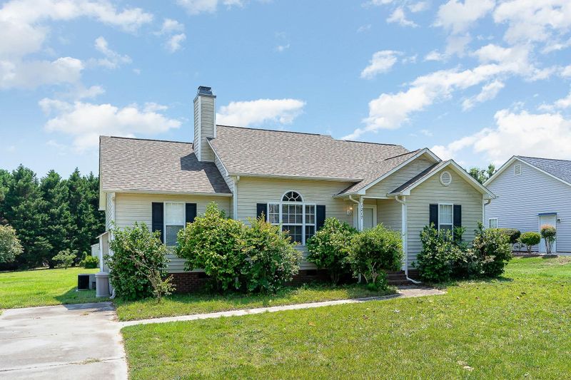 1217 Ashton Hollow Dr, Raleigh, NC 27603