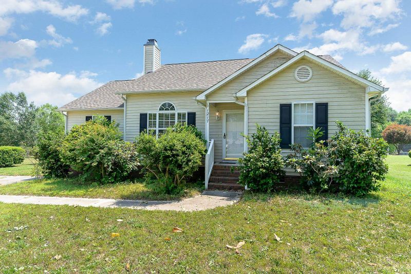 1217 Ashton Hollow Dr, Raleigh, NC 27603