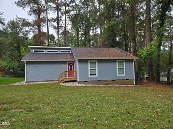 1217 Cedarhurst Dr, Sanford, NC 27332